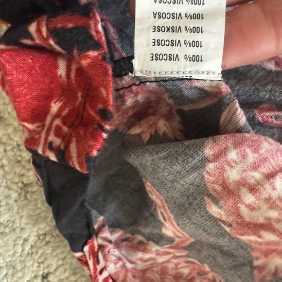 BLANK London (Anthropologie) M EUC V-Neck Blouse - Black and Red Floral- boho - Picture 14 of 14